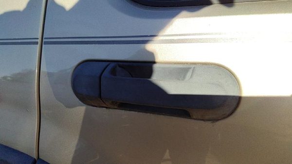 2003 Ford Explorer Outside Door Handle RH — photo 4