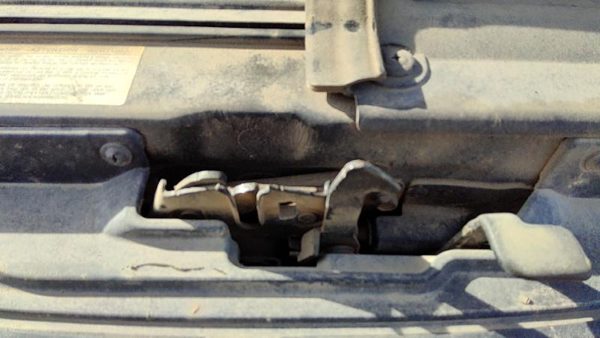 2006-2008 Hyundai Sonata Hood Latch Assembly With Bracket Oem — photo 1