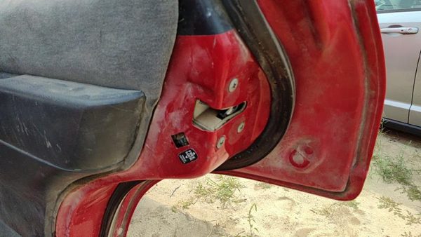 1995 Nissan Pathfinder Passenger Right Rear Door Latch With Rods/Cables Oem Back — photo 4
