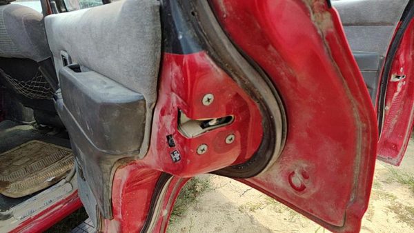 1995 Nissan Pathfinder Passenger Right Rear Door Latch With Rods/Cables Oem Back — photo 1