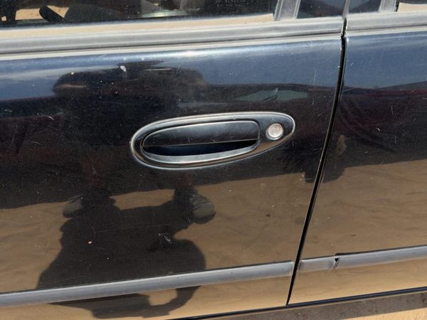 97-99 Nissan Maxima Driver Left Front Outside Door Handle Oem Super Black Kh3 — photo 1