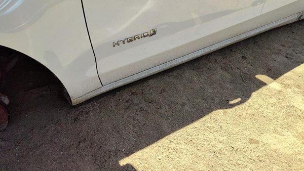 13-20 Fusion Driver Left Lower Rocker Panel Moulding Side Skirt Oem White Yz — photo 2