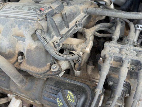 08-10 Town & Country Complete Fuel Rail With Injectors Set Loaded Oem 3.8L — photo 1