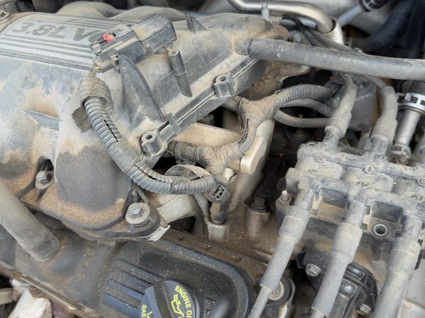 08-10 Town & Country Complete Fuel Rail With Injectors Set Loaded Oem 3.8L — photo 3
