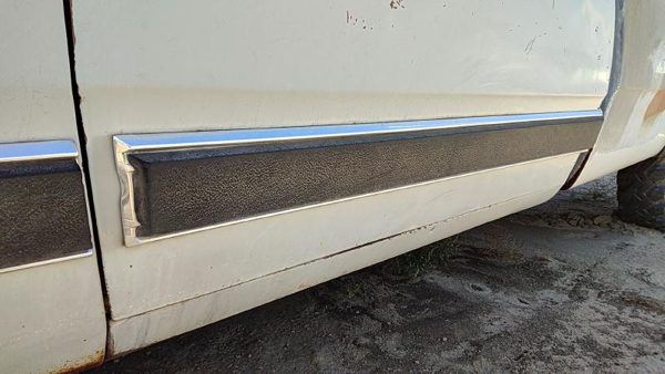 1981-1993 Dodge D350 Driver Left Front Moulding From Door Oem Trim Strip — photo 3