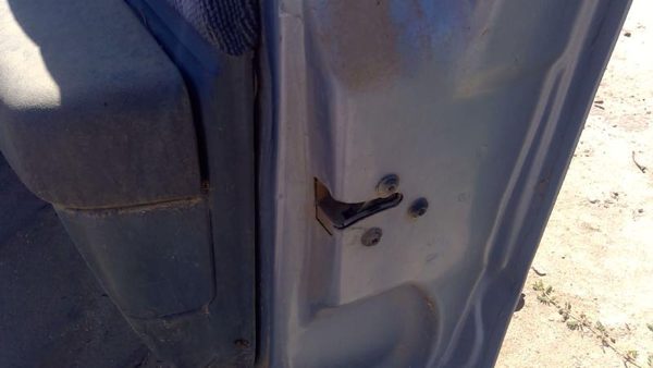 91-94 Chevy Caprice Passenger Right Front Door Latch With Rods/Cables Assembly — photo 5