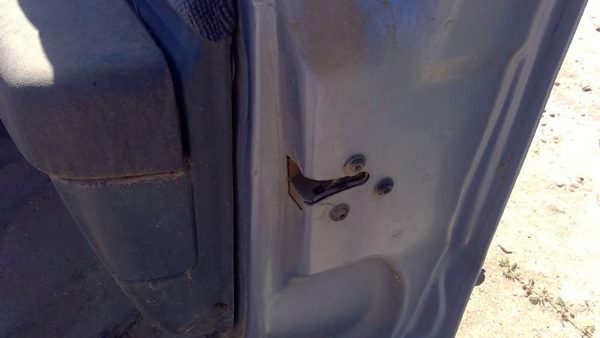 91-94 Chevy Caprice Passenger Right Front Door Latch With Rods/Cables Assembly — photo 6