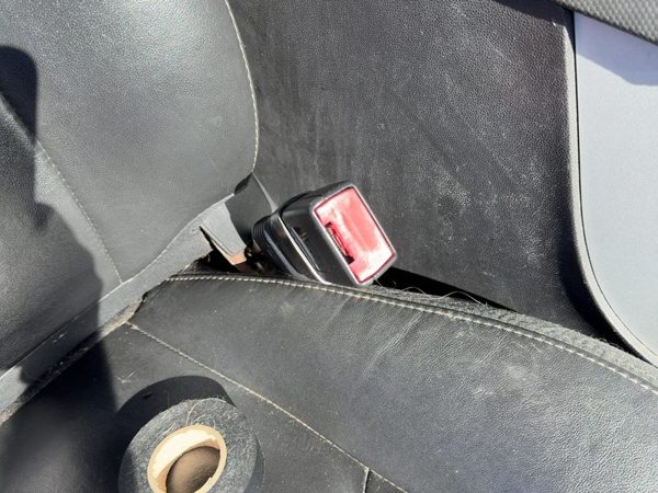 08-11 Mariner Passenger Right Front Seat Belt Buckle Receiver Bucket Graystone — photo 3