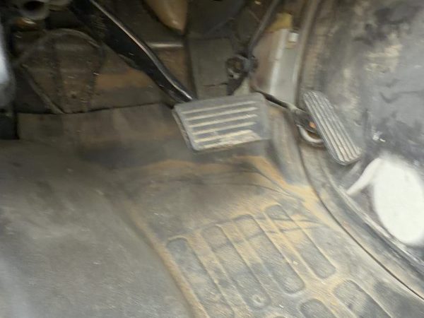 1996-2002 Chevrolet Express Brake Pedal Assembly Automatic — photo 2