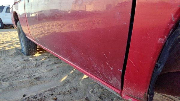 1997 Nissan Pickup Front Door RH Red 801003B030 — photo 7
