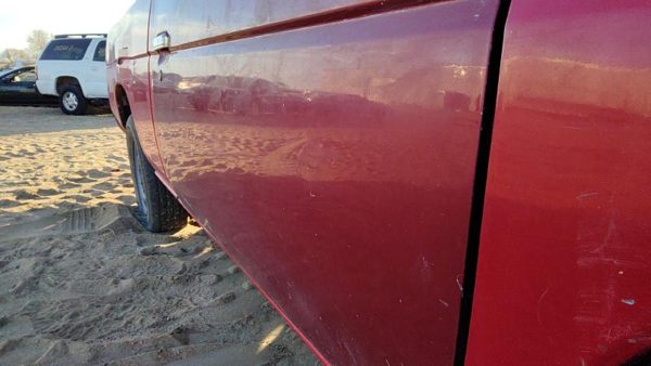 1997 Nissan Pickup Front Door RH Red 801003B030 — photo 6