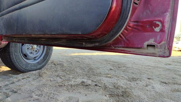 1997 Nissan Pickup Front Door RH Red 801003B030 — photo 8