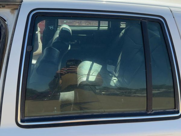 1994 Lincoln Town Car Driver Left Rear Side Window Door Glass Oem Back — photo 3