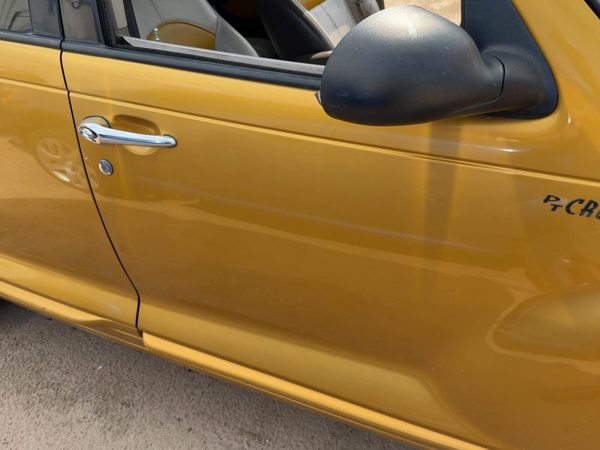 2002 Chrysler PT Cruiser Front Door RH Inca Gold PY6 — photo 2