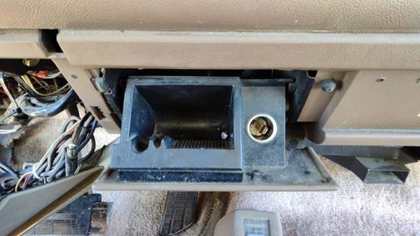 1992-1994 Chevy Suburban Ash Tray Assembly Oem Slide Out Dash Tan 12548313 — photo 2