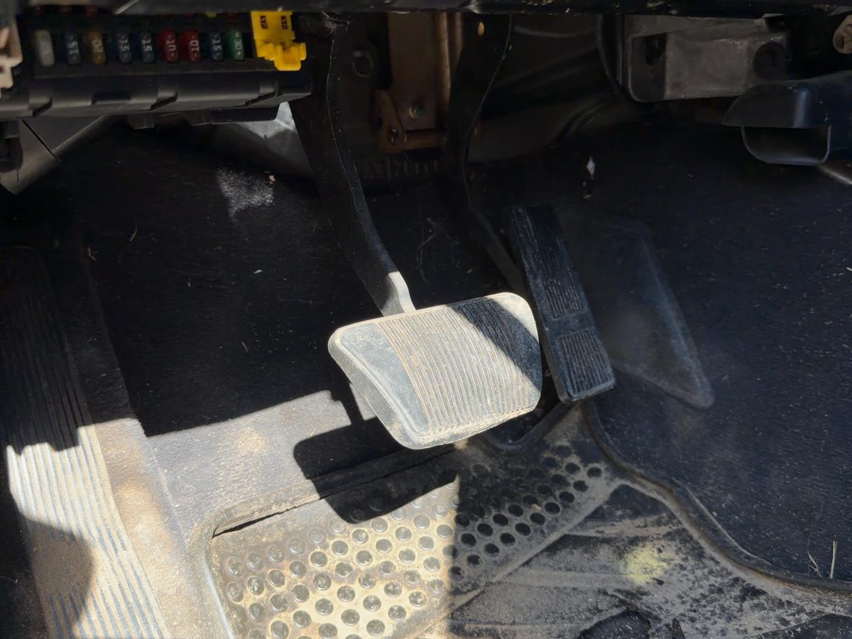 2002-2004 Jeep Grand Cherokee Brake Pedal Assembly Oem