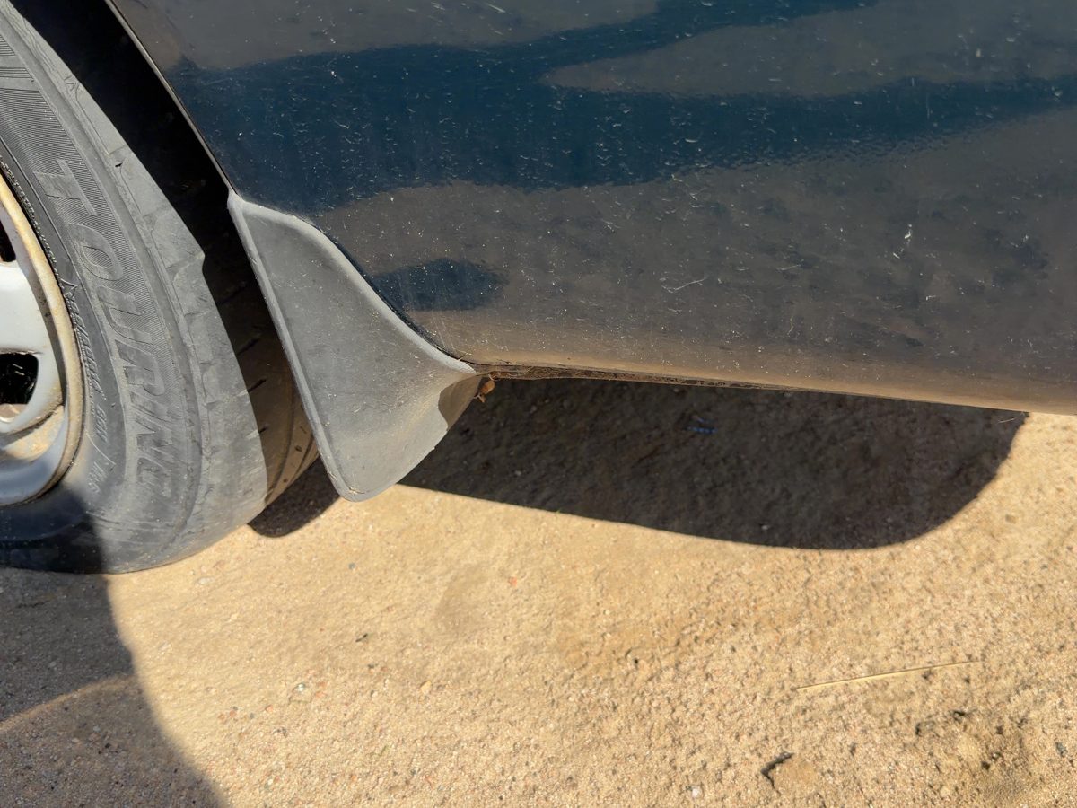 1998-2002 Toyota Corolla Driver Left Rear Moulding On Quarter Panel Oem