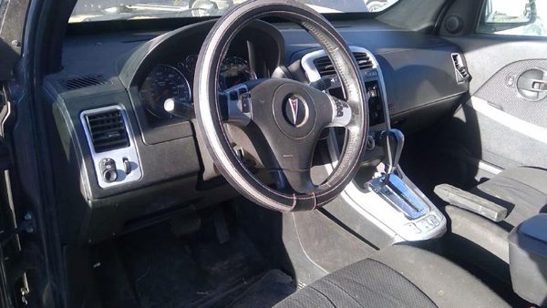 2008 Pontiac Torrent — vehicle photo 3