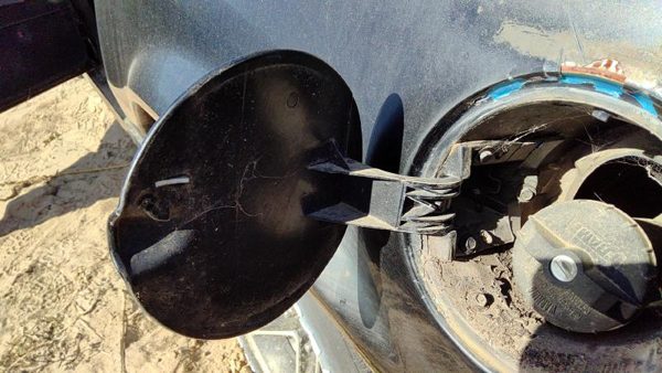 1982-1992 Chevy Camaro Fuel Tank Door With Hinge Gas Lid Oem Filler Black — photo 5