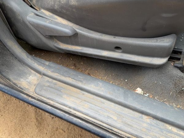 1998-2004 Isuzu Rodeo Passenger Right Side Seat Trim Panel Oem — photo 2