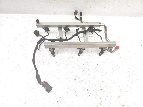 04-06 New Style Malibu Complete Fuel Rail With Injectors Set Loaded Oem 3.5L — photo 1