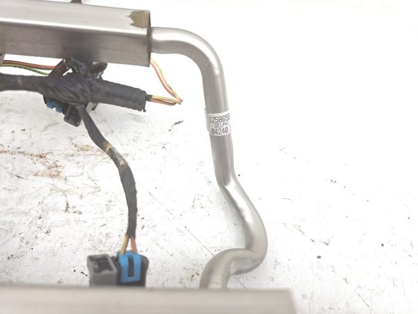 04-06 New Style Malibu Complete Fuel Rail With Injectors Set Loaded Oem 3.5L — photo 3