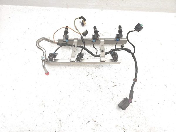 04-06 New Style Malibu Complete Fuel Rail With Injectors Set Loaded Oem 3.5L — photo 8