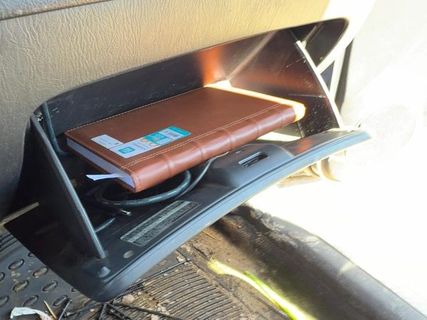 2003-2008 Toyota Matrix Xr Glove Box Assembly Complete Door With Latch Oem — photo 2