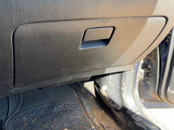 2003-2008 Toyota Matrix Xr Glove Box Assembly Complete Door With Latch Oem — photo 4
