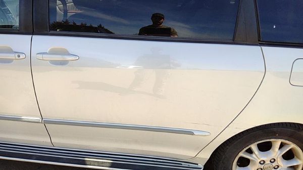 2004 Toyota Sienna Rear Door LH White 071 — photo 3