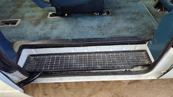 85-94 Gmc Safari Passenger Right Rear Lower Sill Step Moulding Trim Panel Oem — photo 2