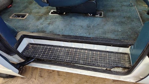 85-94 Gmc Safari Passenger Right Rear Lower Sill Step Moulding Trim Panel Oem — photo 4