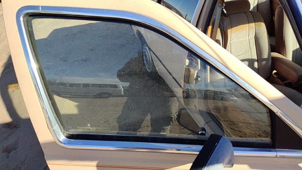 1984-1987 Ford Tempo Passenger Right Front Side Window Door Glass Oem — photo 2