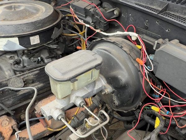 92-93 Silverado 1500 Power Brake Booster With Master Cylinder Pair Set Oem 5.7L — photo 4