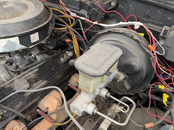 92-93 Silverado 1500 Power Brake Booster With Master Cylinder Pair Set Oem 5.7L — photo 2