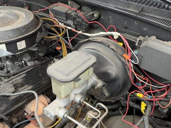 92-93 Silverado 1500 Power Brake Booster With Master Cylinder Pair Set Oem 5.7L — photo 3