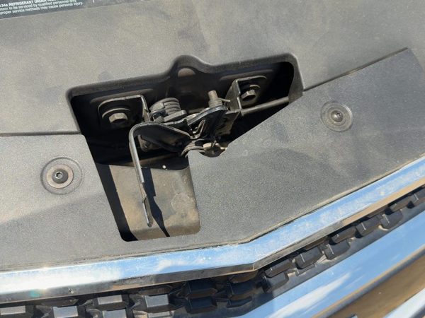 2010-2017 Chevy Equinox Hood Latch Assembly With Bracket Oem 22783388 — photo 2