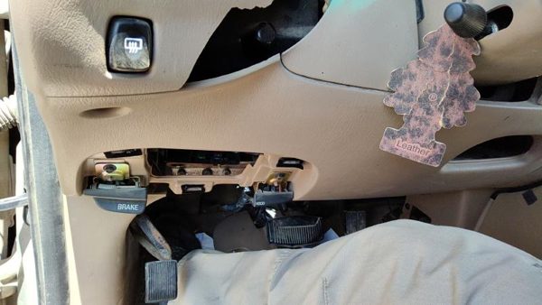 98 Lincoln Navigator Lower Dash Under Column Knee Bolster Trim Panel Oem Tan Kx — photo 4