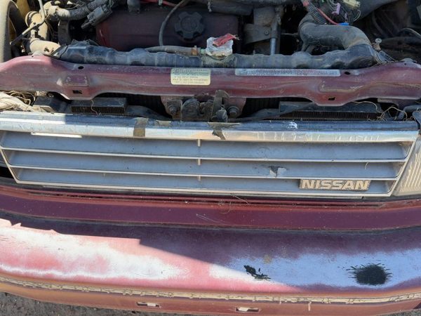 1987-1988 Nissan Maxima Front Grille Assembly Oem 4Dr Sedan 6231238E00 — photo 2