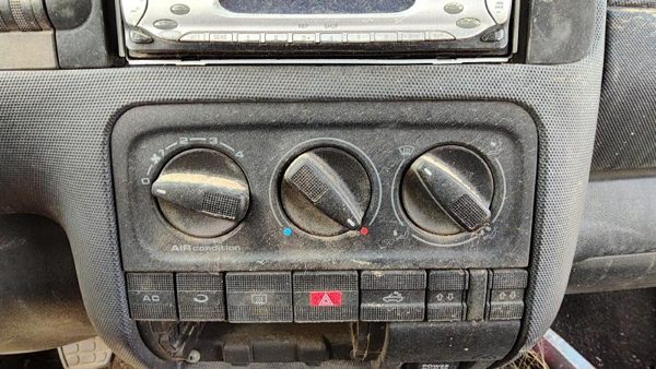 99-02 Cabrio Convertible Temperature Control Module In Dash Heater Ac Head Unit — photo 2
