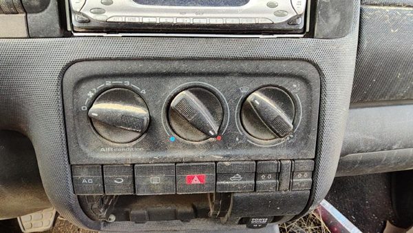 99-02 Cabrio Convertible Temperature Control Module In Dash Heater Ac Head Unit — photo 1