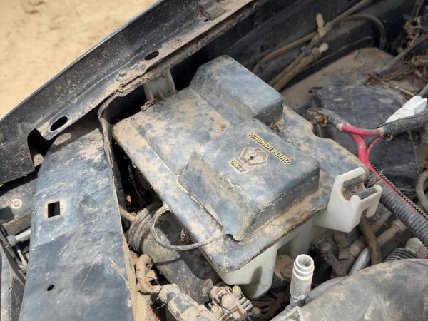 98-02 Ford Expedition Windshield Washer Fluid Reservoir With Pump Oem Wiper Tank — photo 2
