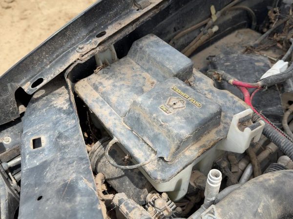 98-02 Ford Expedition Windshield Washer Fluid Reservoir With Pump Oem Wiper Tank — photo 3