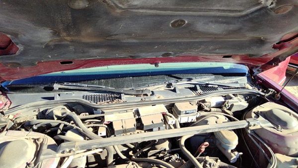 96-99 Olds 88 Windshield Wiper Cowl Vent Trim Panel Oem Cover — photo 1