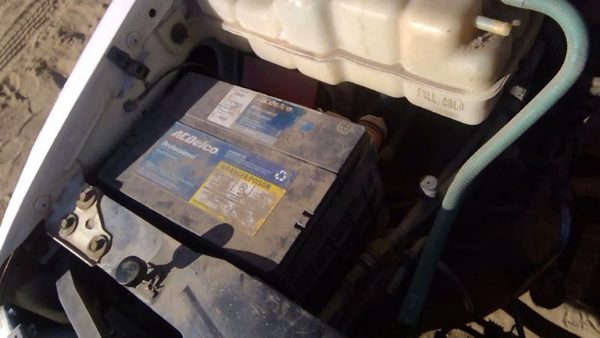 1991-1996 Chevy Caprice Complete Battery Box Mount Tray With Hold Down Oem 5.7l — photo 3