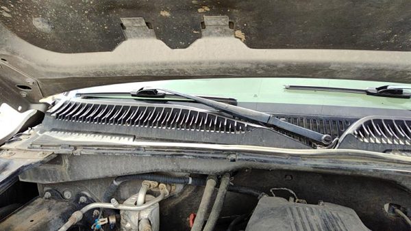 99-01 Chevy Silverado 2500 Passenger Right Windshield Wiper Arm Oem Blade Lever — photo 1