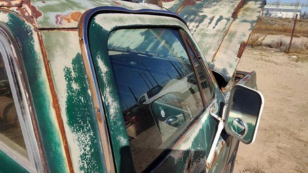 1976 GMC Jimmy Front Door RH Green 00373302 — photo 2