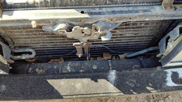 1983-1986 Toyota Camry Hood Latch Assembly With Bracket Oem — photo 3