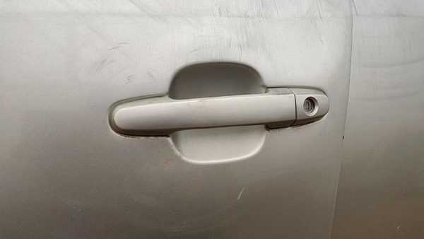 02-06 Toyota Camry Driver Left Front Outside Door Handle 1C8 Lunar Mist Metallic — photo 4