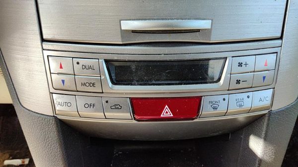 10-14 Legacy Outback Temperature Control Module In Dash Heater Ac Head Unit — photo 1